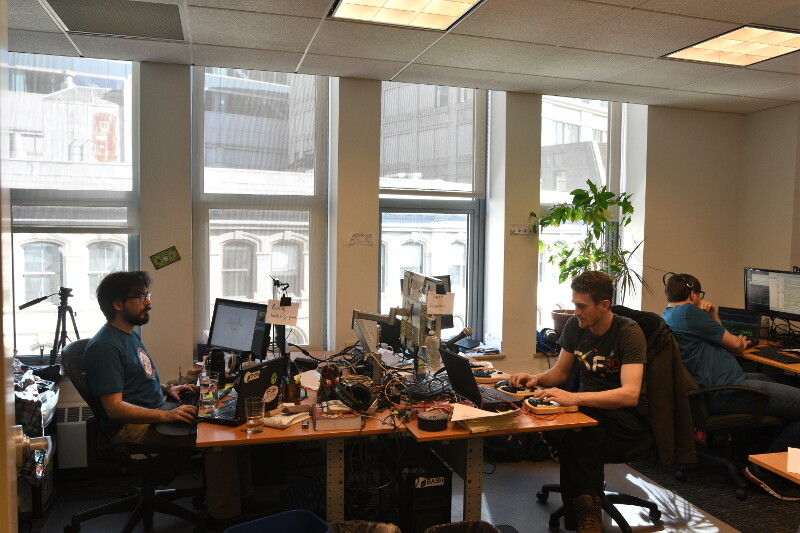 Fotografía de usuarios conectados en red local